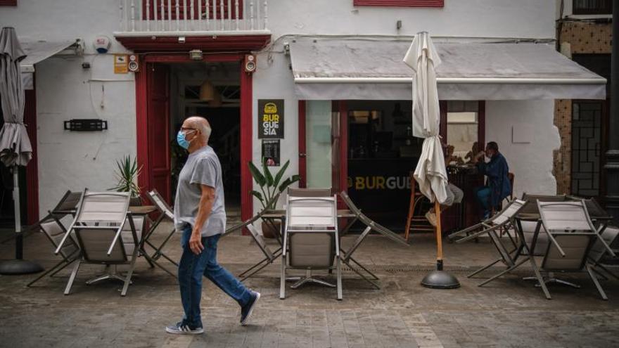 La ceniza del volcán de La Palma cubre las calles