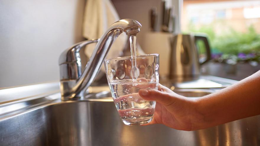 El Taibilla no prevé aumentar el precio del agua potable este año