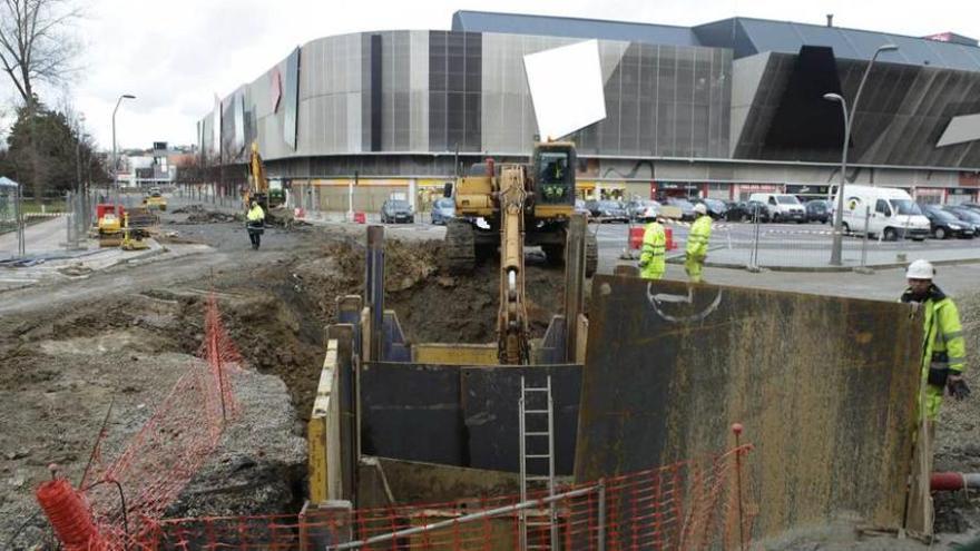 Obras de la EMA en el entorno de El Molinón.