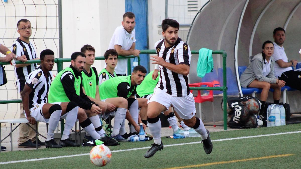 El lateral diestro Albert Núñez fue el autor del gol del empate 'orellut'.