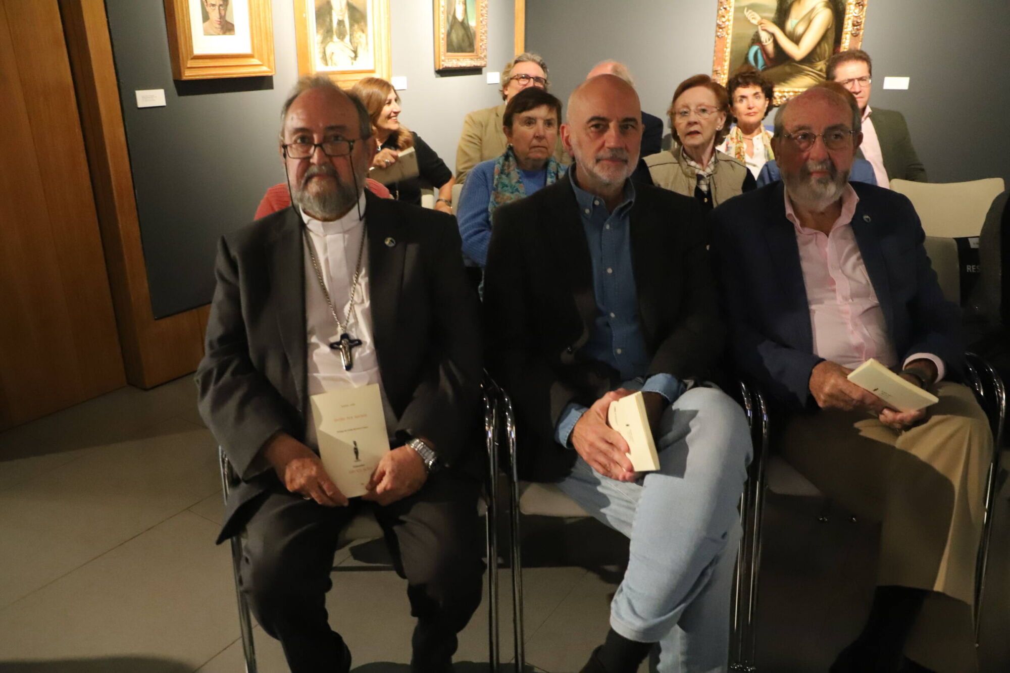 El acto celebrado en la sede de la Fundación Cajasol, contó con el periodista Carlos Herrera, como prologuista