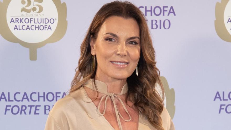 lores presenta libro de memorias: "Lo hecho, hecho está, pero si volviera a nacer me pediría no ser famosa"