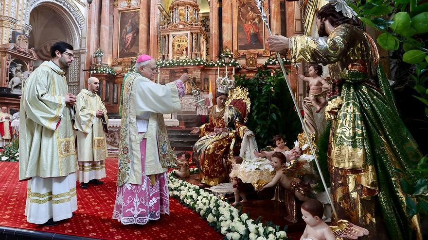 El obispo de Córdoba pide por la paz en la misa de la Navidad