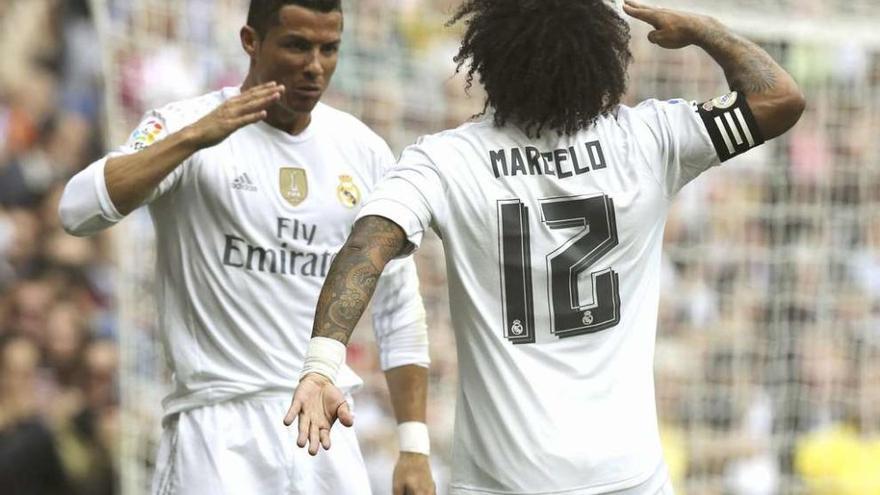 Cristiano Ronaldo y Marcelo celebran el gol del portugués el sábado contra Las Palmas.