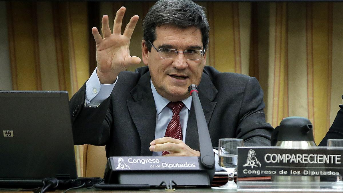 José Luis Escrivá en el Congreso de los Diputados. FOTO JOSÉ LUIS ROCA