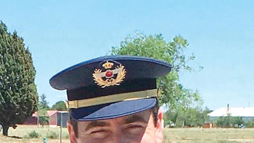Teodoro García, diputado y reservista del Ejército del Aire.