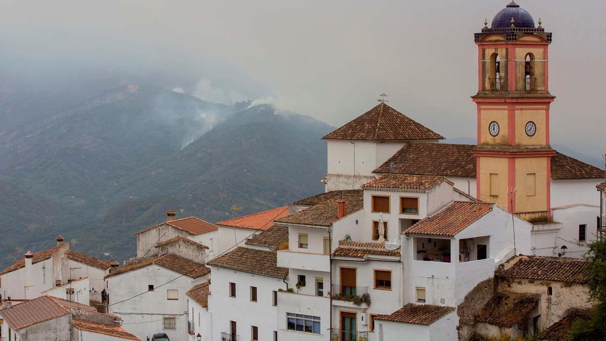 Controlado el incendio forestal de Sierra Bermeja (Málaga)