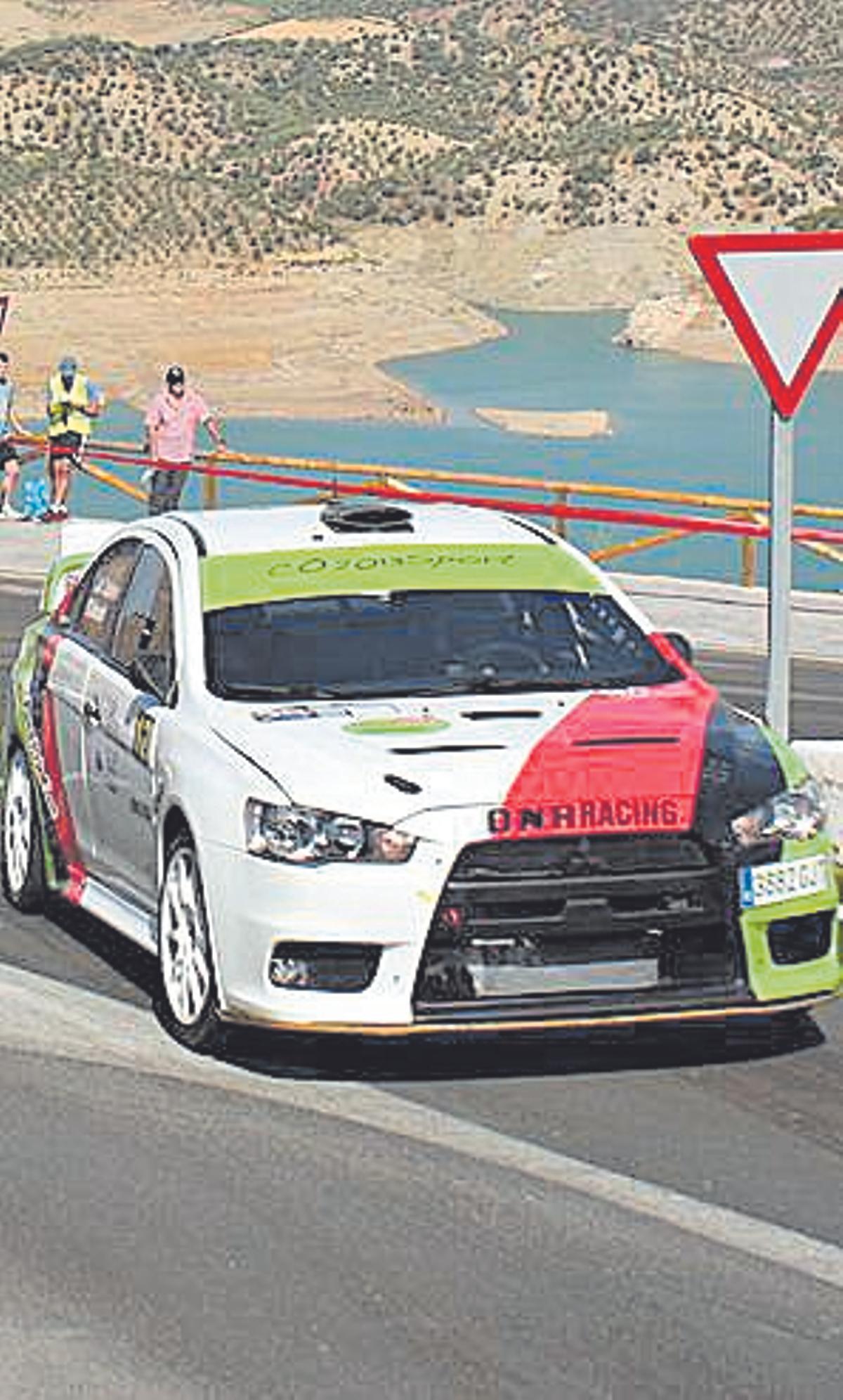 José Antonio Caballero junto a Rafael Valverde de copiloto.