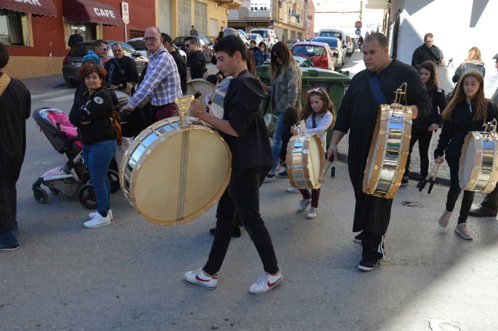 Miles de vecinos se echan a las calles muleñas.