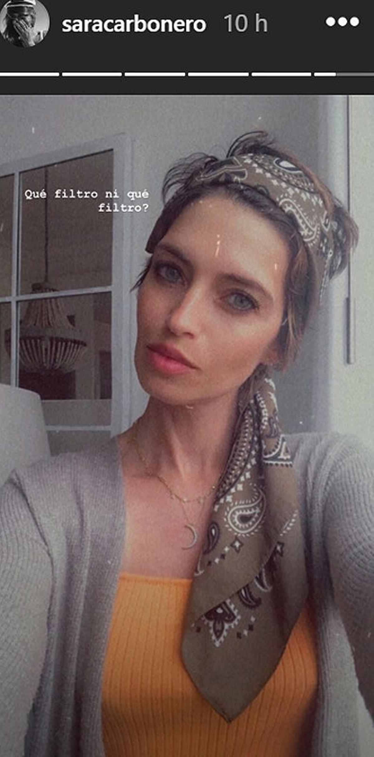Sara Carbonero con un pañuelo y pelo corto, selfie