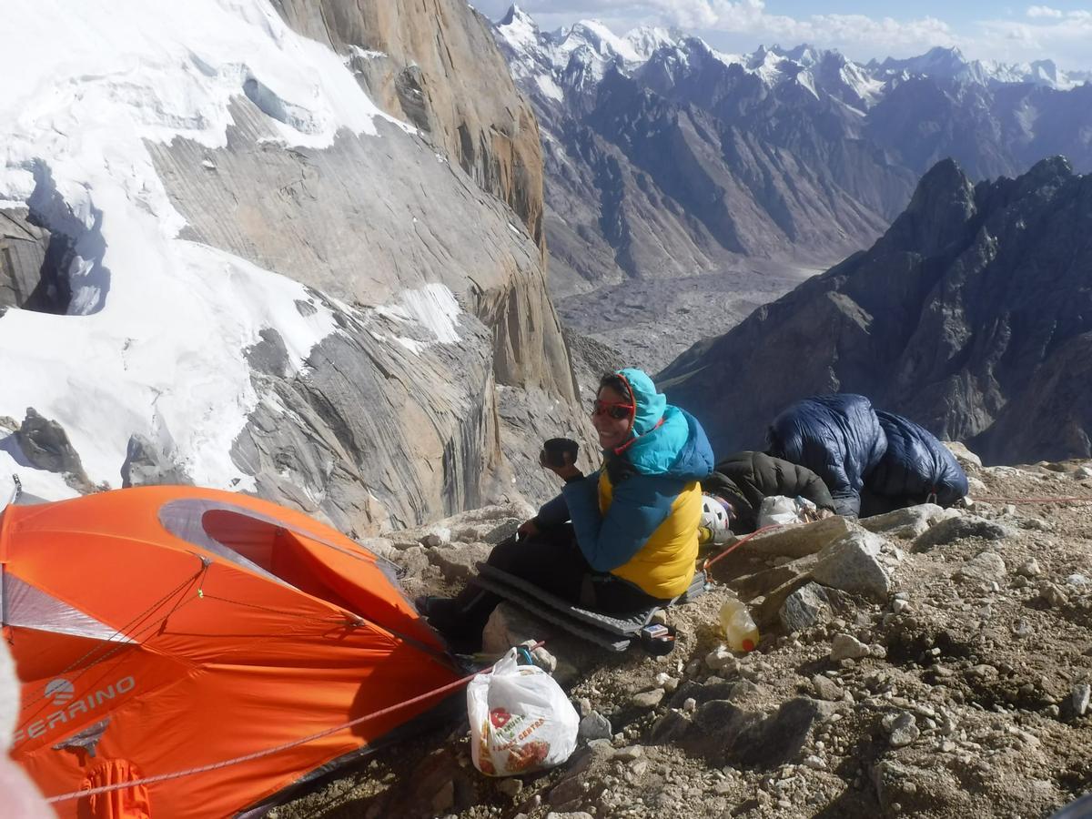 Cordada de Nieves Gil y Lucía Guichot en La Torre Sin Nombre del Karakórum