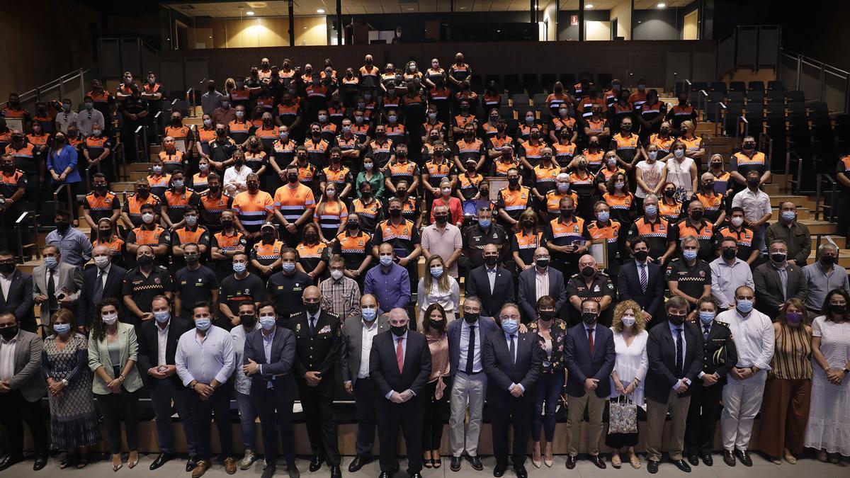 Foto de grupo de los integrantes de Protección Civil durante el homenaje celebrado este sábado