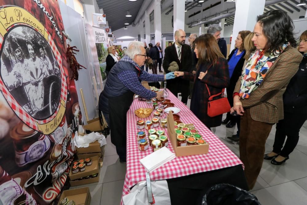 La I Feria Gatronómica de Alcoy exhibe los productos estrella de las comarcas de interior