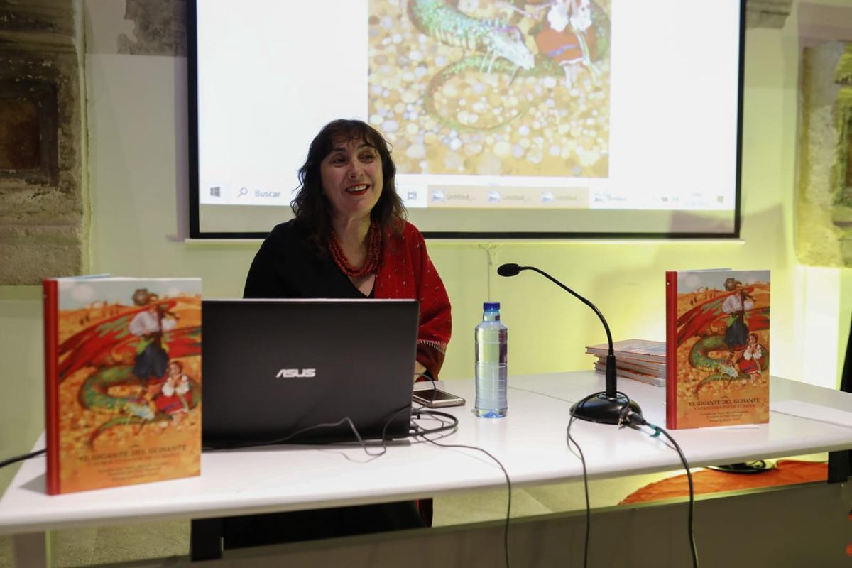Presentación del libro de cuentos tradicionales ucranianos en la Biblioteca Pública de Zamora.