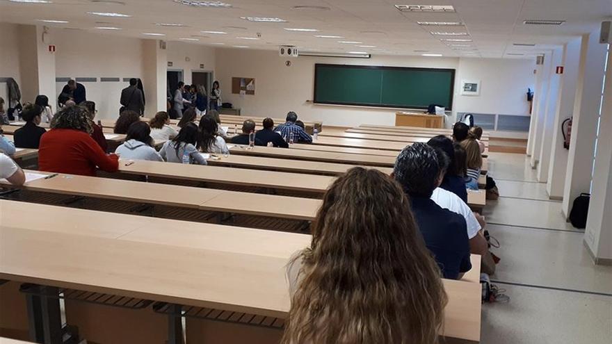 La suspensión de oposiciones de administrativo y auxiliar deja en el limbo a unos 3.000 cordobeses