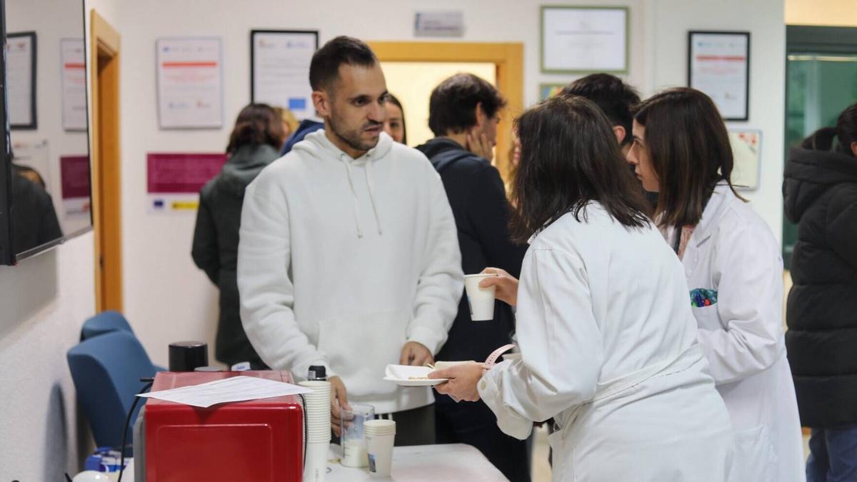 Alumnos y profesores, en una actividad en un instituto de Zamora.