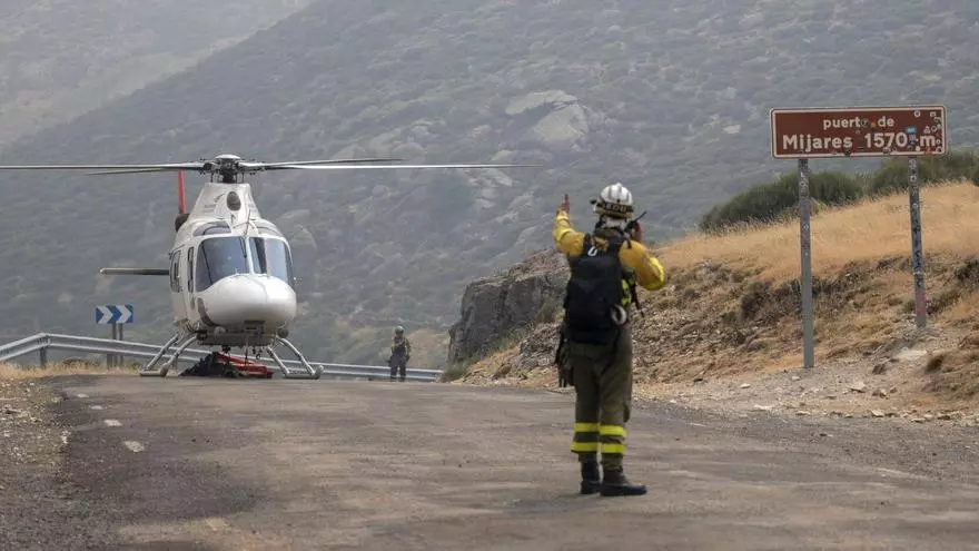 Los bomberos de los incendios de Ávila y Madrid están preocupados por la ola de calor