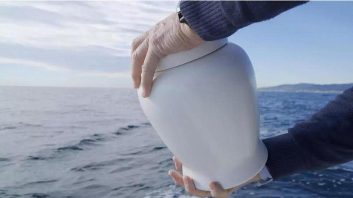 Immer mehr Menschen wollen auf dem Meer bestattet werden.