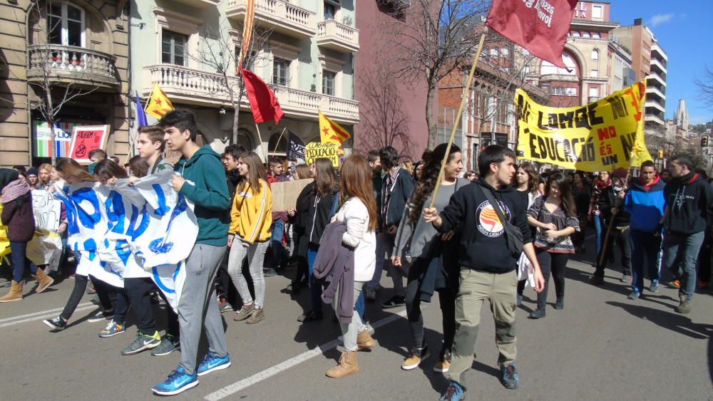 Manifestació 3+2 dels estudiants gironins