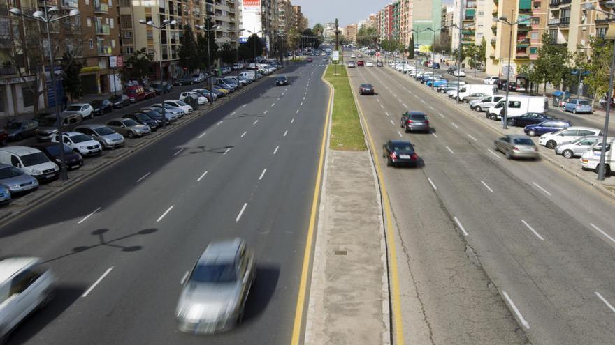 La avenida Ausiàs March de València, una de las entradas de la ciudad con aparcamiento disponible.