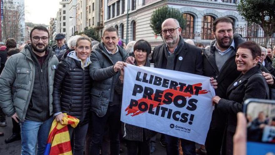 Masiva manifestación en Bilbao en apoyo al acercamiento de los presos de ETA