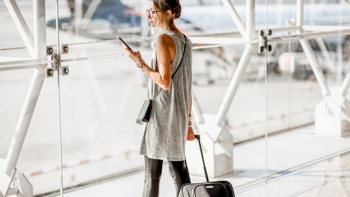 Moda de aeropuerto: las insiders ya no viajan en chándal