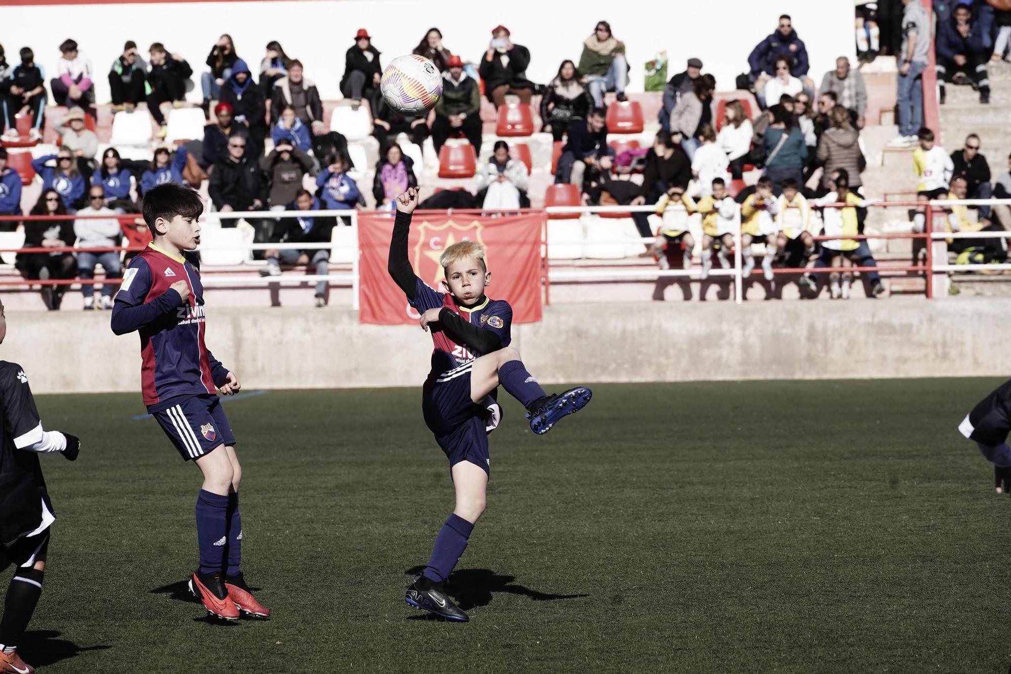 Imatges de la desena edició del torneig Ciutat de Berga de futbol-7 benjamí