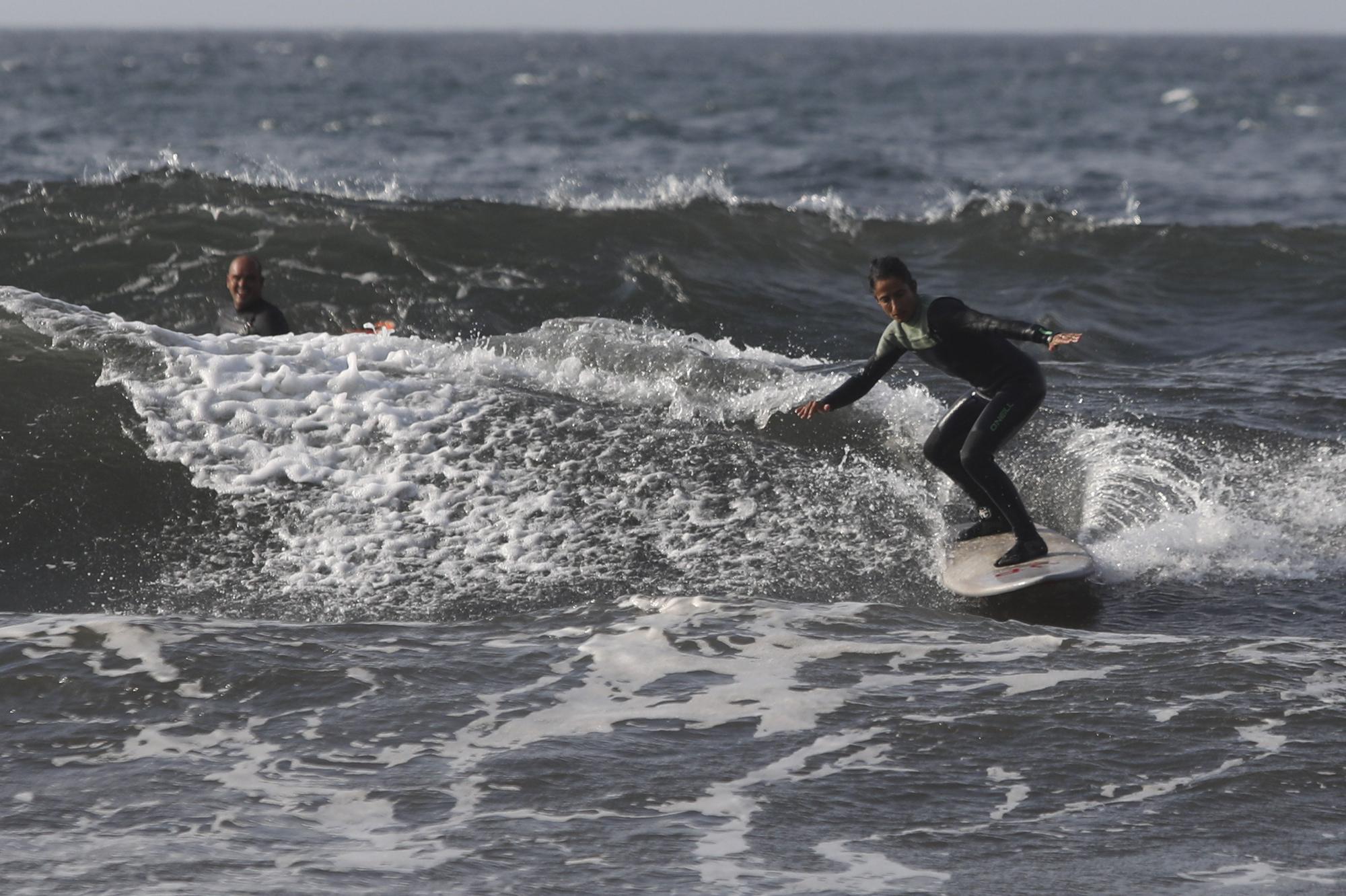 Surf para todas las edades en Los Quebrantos