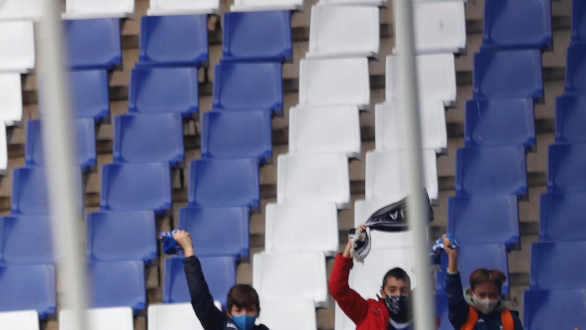 El partido del Oviedo, en imágenes