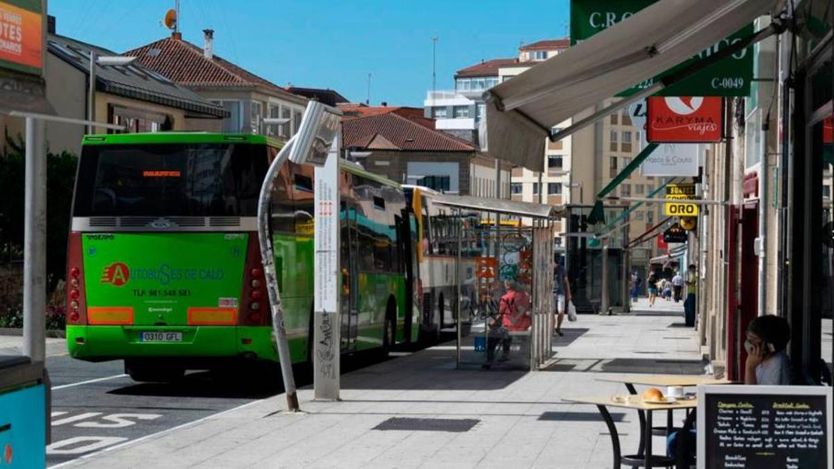 Imagen de aqrchivo de buses de transporte público en La Rosa, Santiago