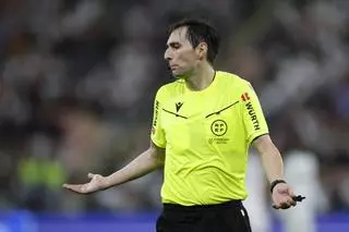 ¡El CTA confirma el escándalo arbitral contra el Espanyol! "Es falta y amarilla a Samu Costa"
