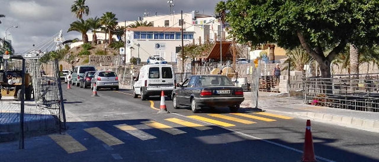 Panorámica del tramo de la GC-500, a su paso por Arguineguín, que se encuentra en obras.