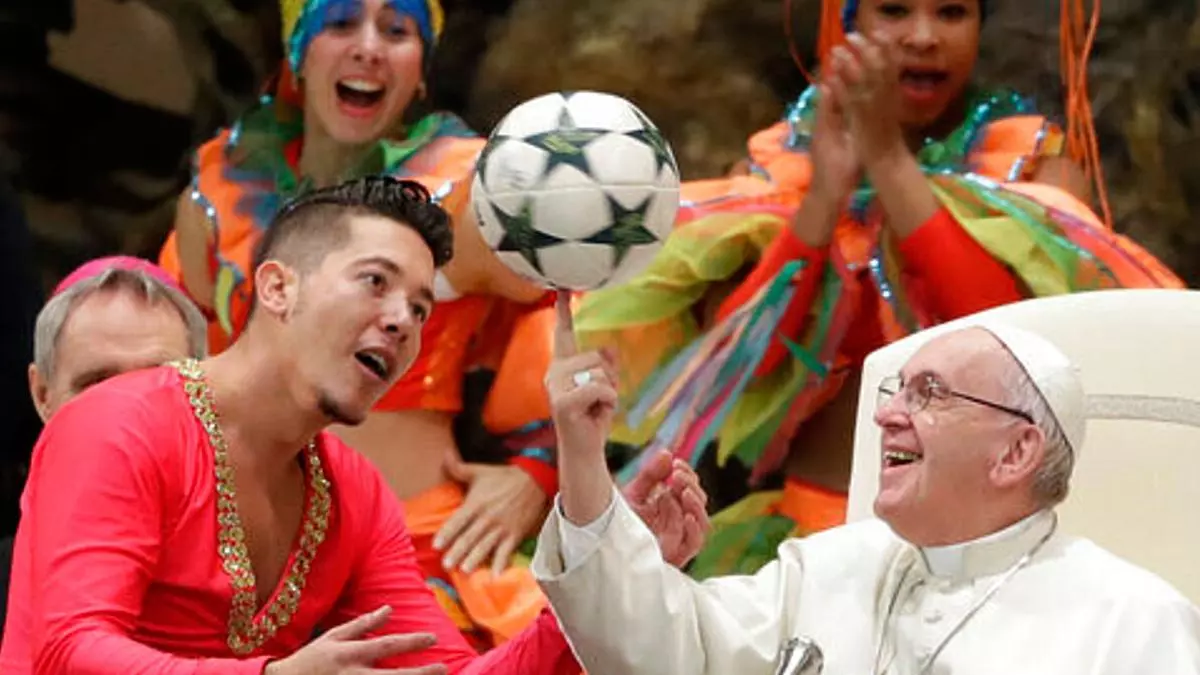 El Papa que viajó a la periferia: 66 países en poco más de 11 años