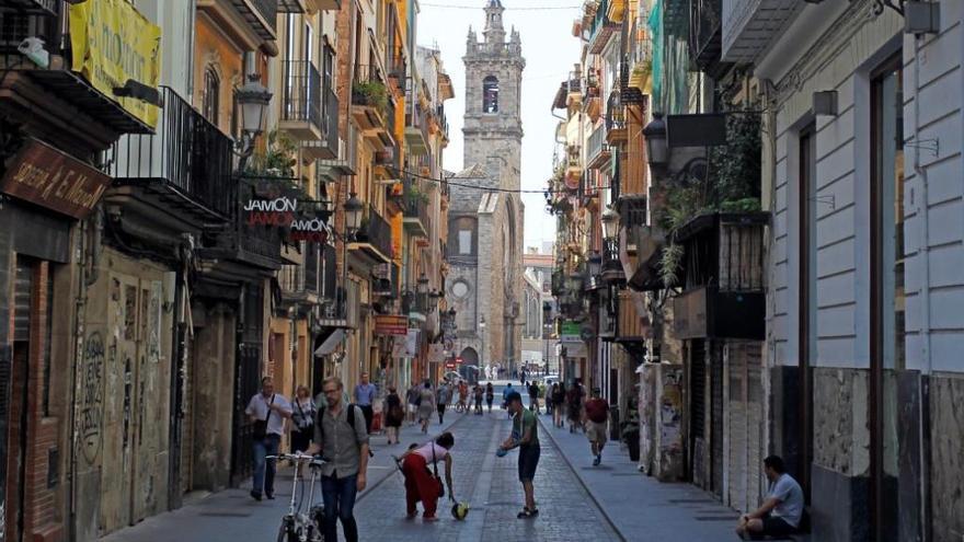 La calle Bolseria es uno de los grandes espacios peatonales ganados en Ciutat Vella.