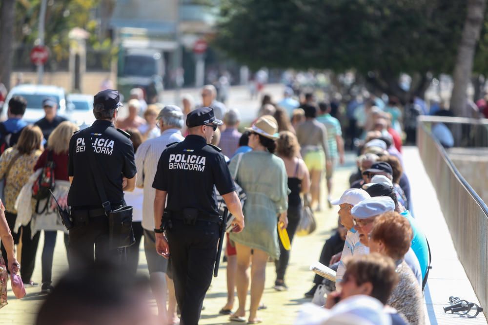 Los turistas aprovechan el buen tiempo del primer día de la Semana Santa