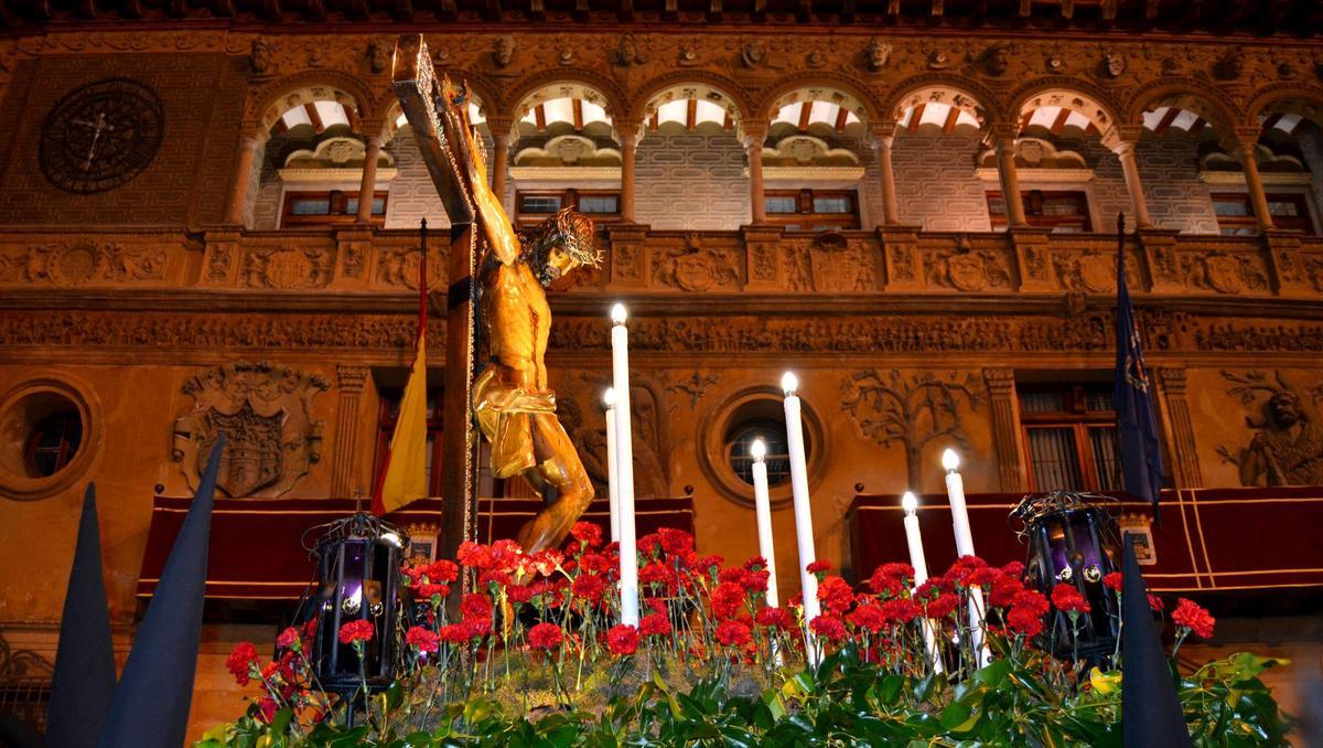 Los más de 1.000 cofrades turiasonenses sienten un fervor especial por Semana Santa.