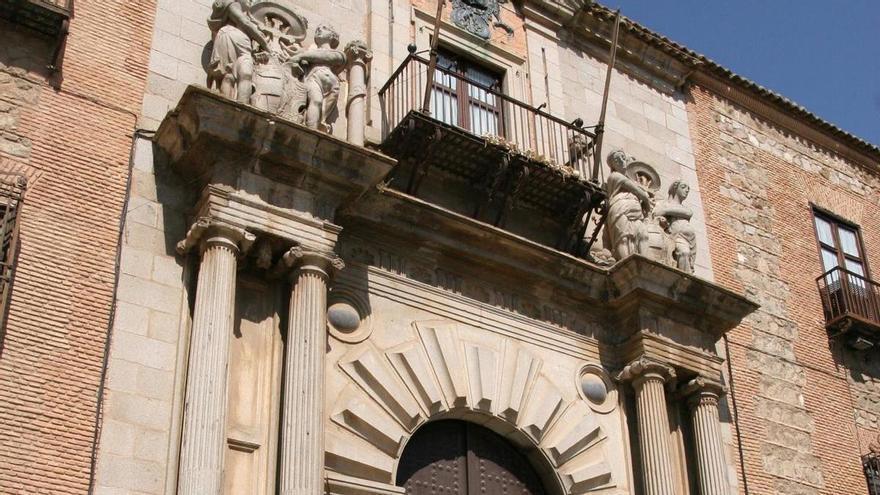 El arzobispo de Toledo confirma que pagan a un cura condenado por abusos a una menor