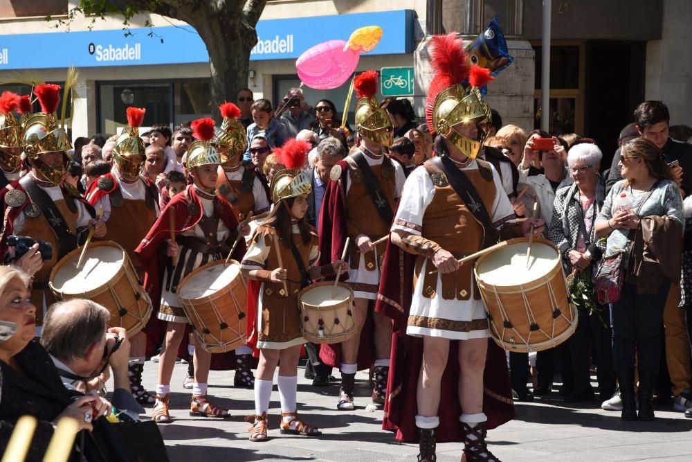 Benedicció de Rams davant l'església de Crist Rei de Manresa i desfilada dels Armats