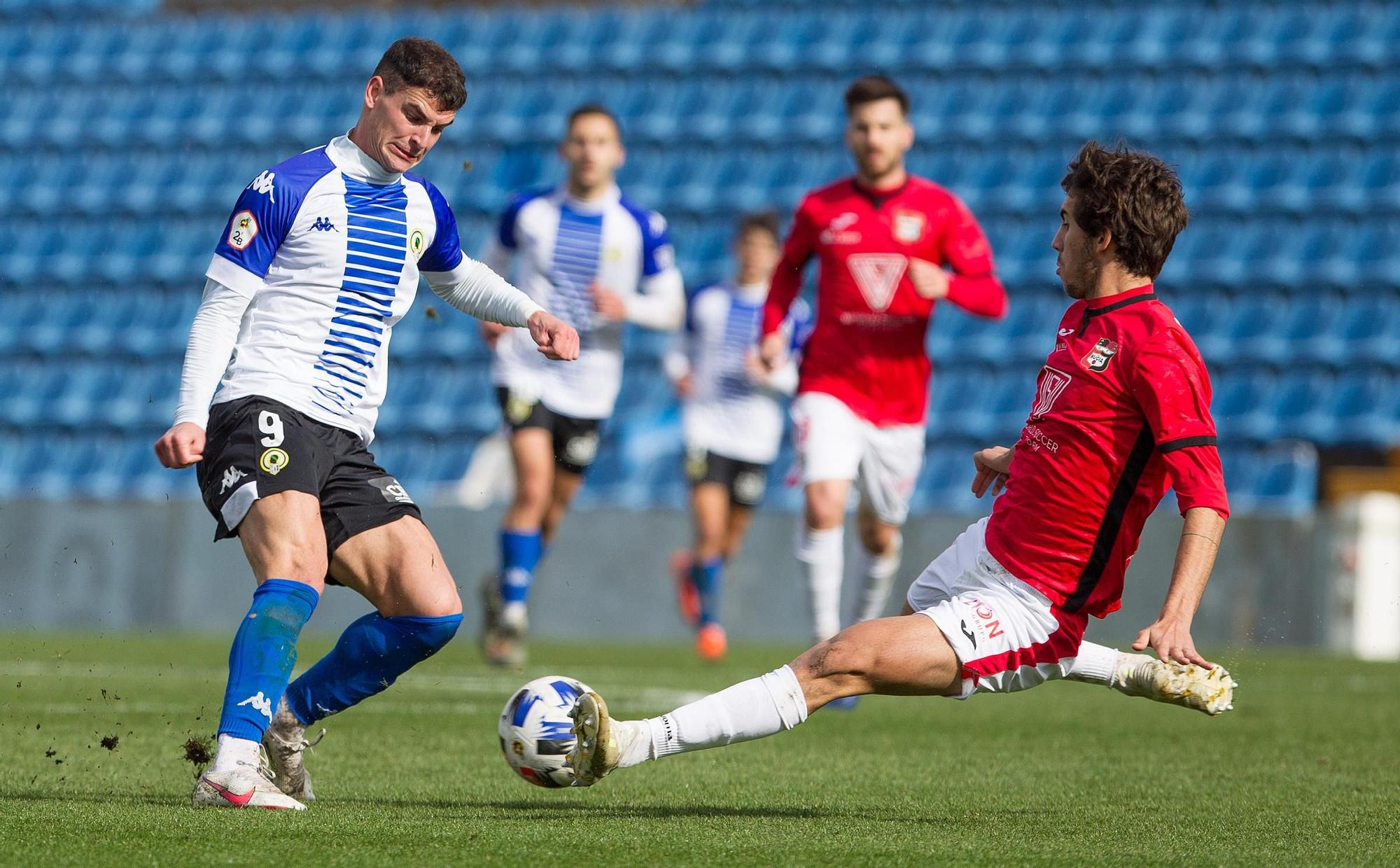 El Hércules vence a La Nucía por 3-1