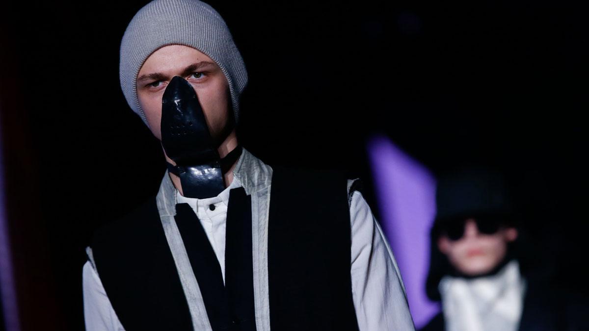 Desfile de Boris Bidjan en la pasarela 080 de Barcelona.