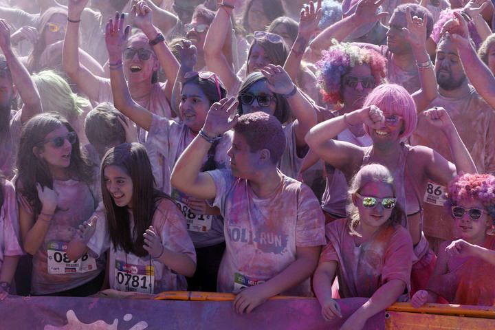 Así fue la Holi Run en Vigo