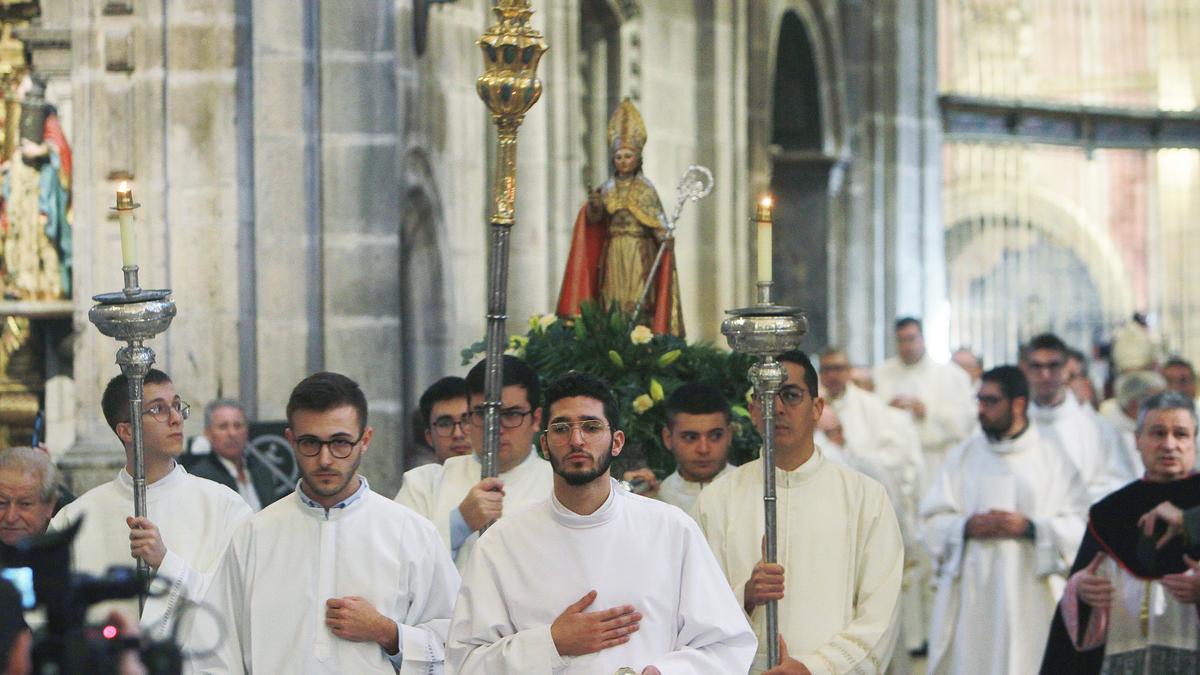 La procesión en honor a San Martiño.