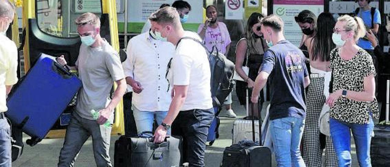 BBVA apunta una llegada 
de turistas menos intensa
de lo previsto. |  M. MIELNIEZUK