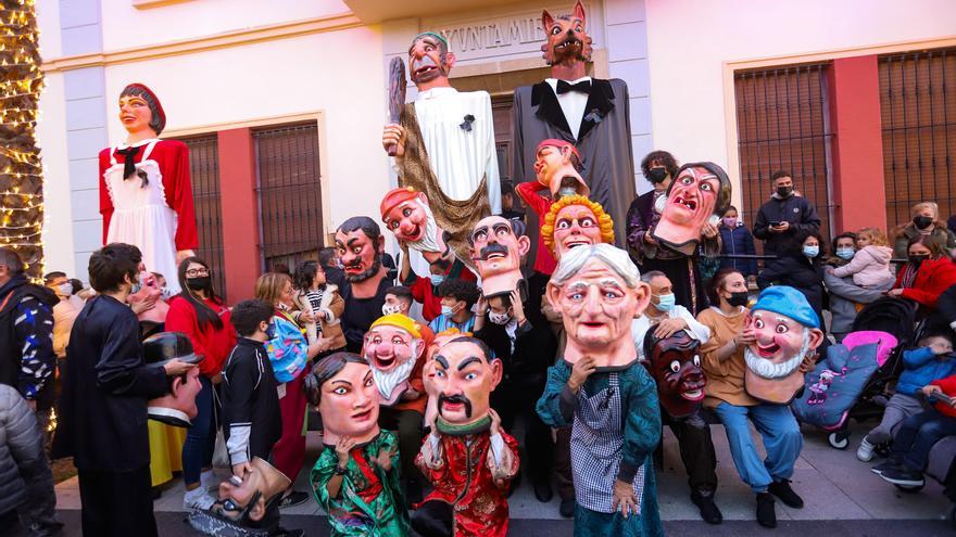 Así ha sido la primera salida de Lilí, el Ogro y el Lobo de la charamita de las fiestas patronales de Torrevieja (Salida de la Charamita en las fiestas de 2021) 