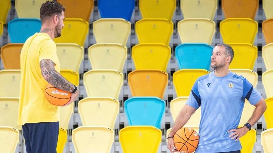 El CB Gran Canaria se presenta en sociedad ante el nóvel Insolac Caja 87