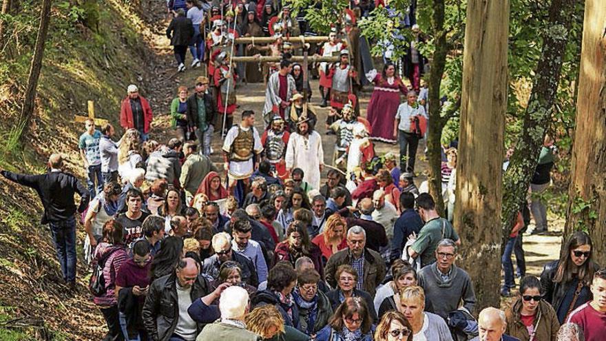 Teatro y religión se fusionan en la Semana Santa de Paradela