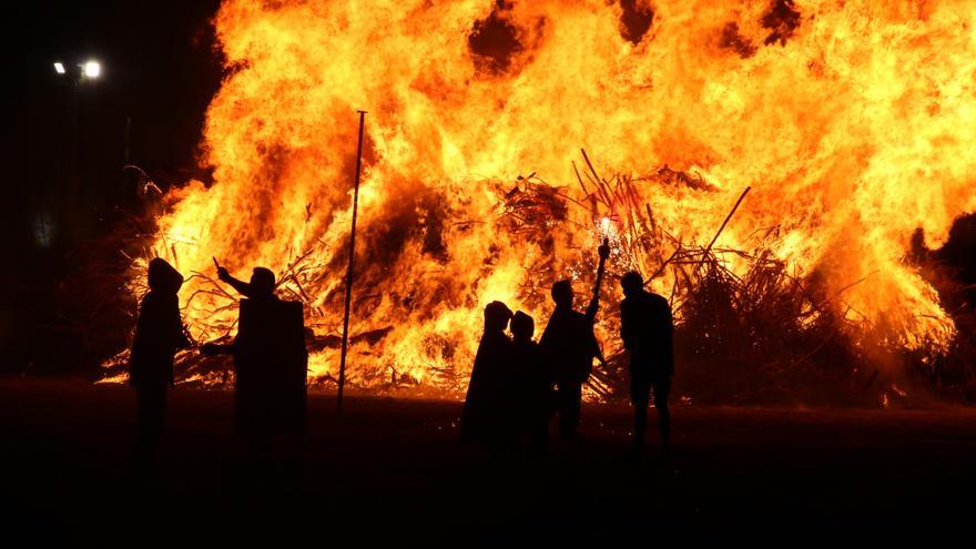 Els Bombers atenen 130 avisos durant la revetlla de Sant Joan a la província de Girona