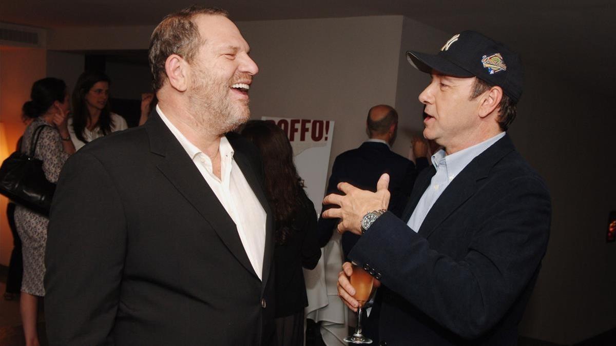 El productor de cine Harvey Weinstein (izquierda) y el actor Kevin Spacey, acusados de acoso sexual.