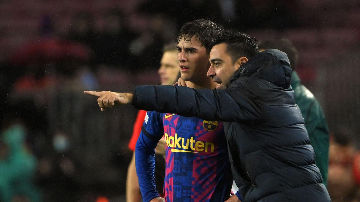 Xavi y Gavi, dos que personifican el cambio en el Barça