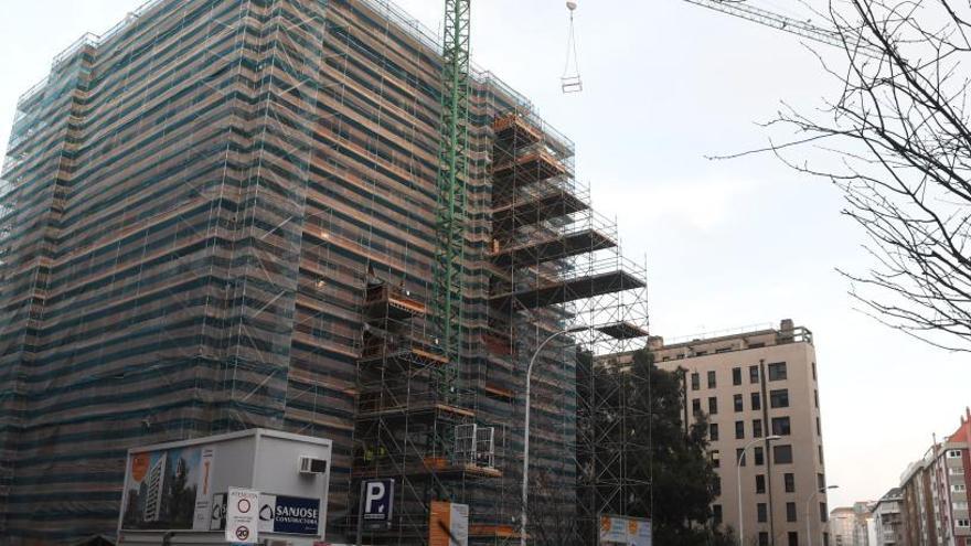 Construcción de un nuevo edificio en Tabacos.